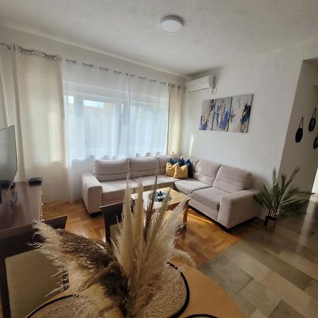 טרביניה Apartman Natasa מראה חיצוני תמונה